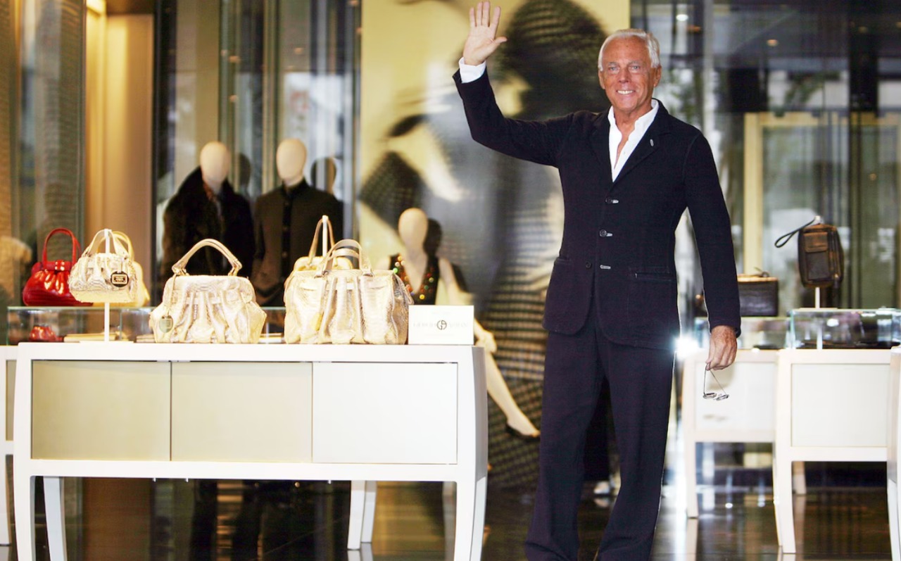 El diseñador logró construir un imperio independiente que abarcó no solo moda de alta costura y prêt-à-porter, sino también perfumes, accesorios, muebles, hoteles y hasta colaboraciones deportivas.