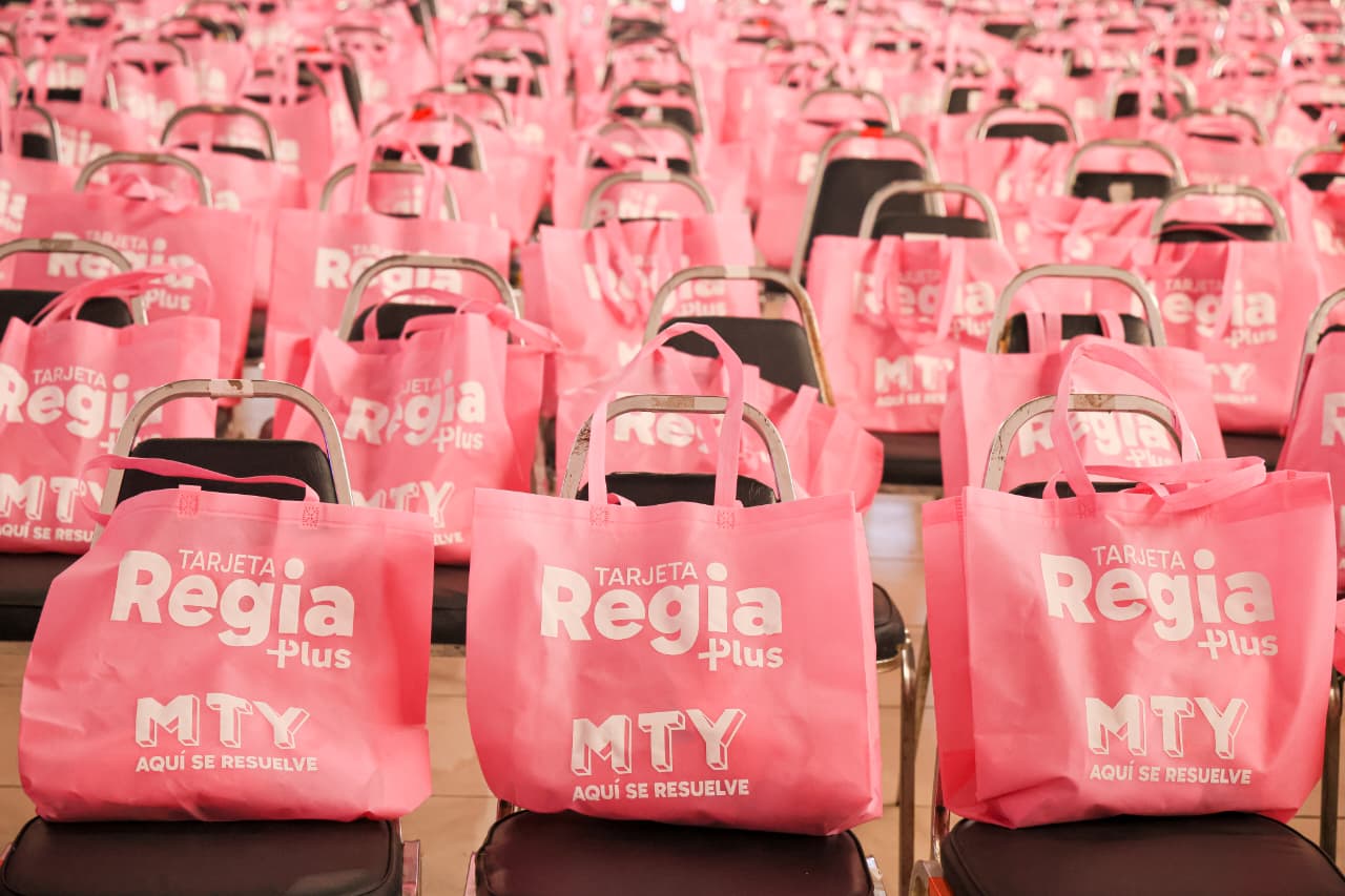 A través de la Tarjeta Regia Plus las beneficiarias contarán con 2 mil pesos bimestrales y además tendrán acceso a cursos, talleres, asesorías legales y orientación psicológica.