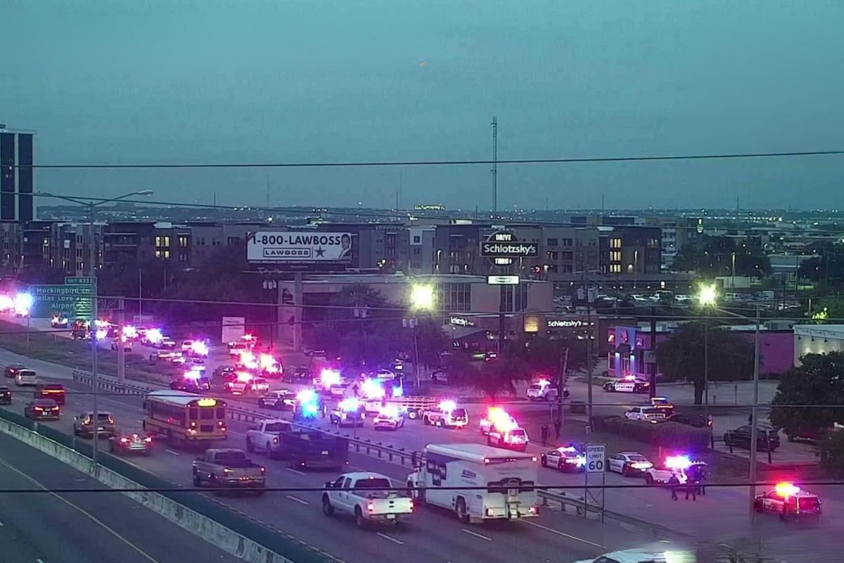 Las tres personas lesionadas fueron trasladadas a hospitales de la zona, aunque su identidad y estado de salud no han sido revelados.