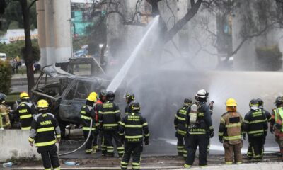 . Según el informe, el conductor circulaba a aproximadamente 50 km/h, superando la velocidad máxima permitida en la zona, de 40 km/h, y perdió el control de la unidad al tomar una glorieta.