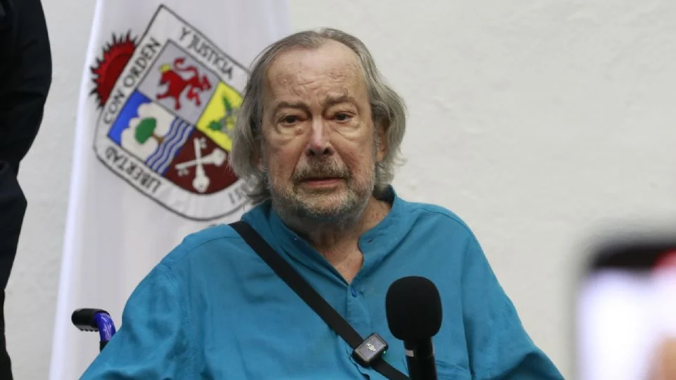 El pasado 15 de septiembre, el panista había anunciado públicamente su decisión de suspender todos los tratamientos médicos