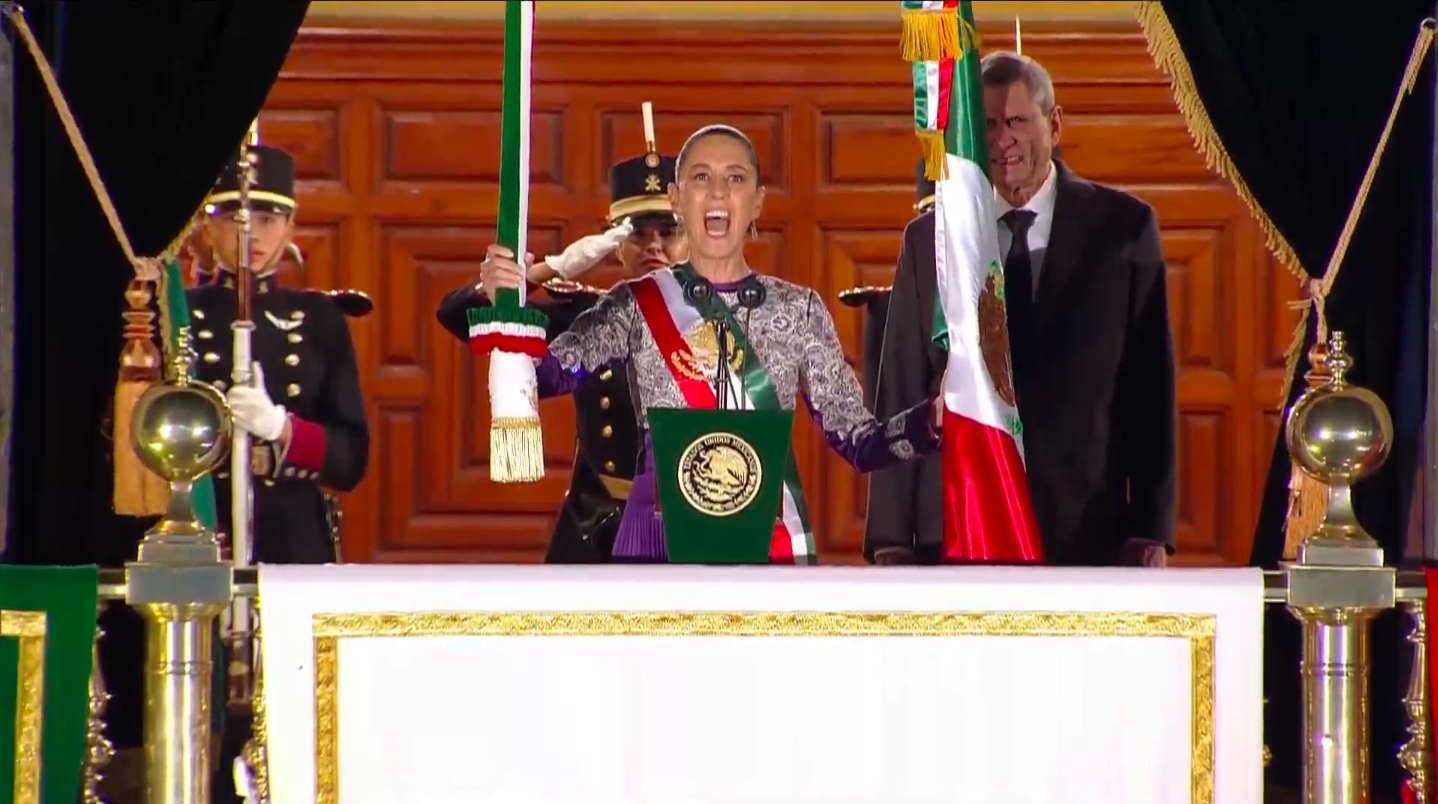 Sheinbaum se convirtió en la primera mujer en encabezar la ceremonia del Grito de Independencia en más de dos siglos de tradición.
