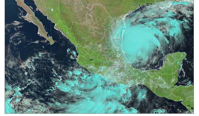 , así como vientos de 100 a 120 km/h y oleaje de hasta 6 metros en la costa occidental de Baja California Sur. También se espera oleaje elevado en