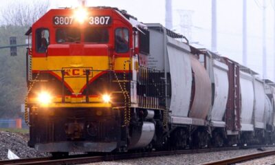 Entre los puntos destacados del recorrido a nivel se encuentra el trayecto de la estación Monterrey a la estación Las Torres, en Escobedo, lo que permitirá optimizar recursos y facilitar la integración con la infraestructura existente.