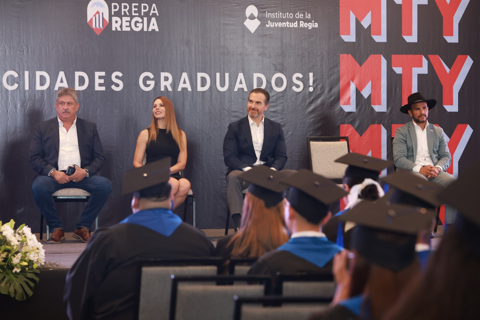 El edil reconoció el esfuerzo y dedicación de los 165 graduados, quienes concluyeron de manera satisfactoria su formación académica.