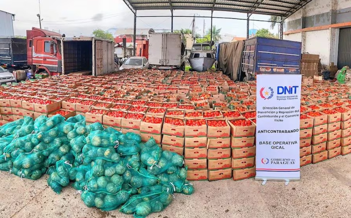 El operativo contó con la participación de un agente de la unidad, funcionarios del Servicio Nacional de Calidad y Sanidad Vegetal y de Semilla, así como del Departamento de Delitos Económicos de la Policía Nacional.