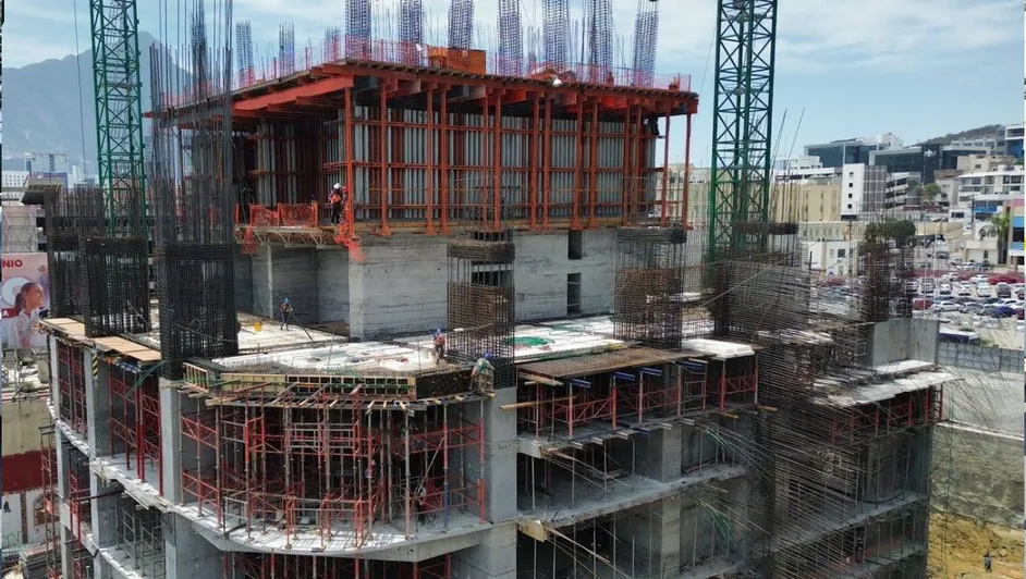 La Torre Rise, en construcción, será la más alta de América Latina con 475 metros de altura y 99 niveles