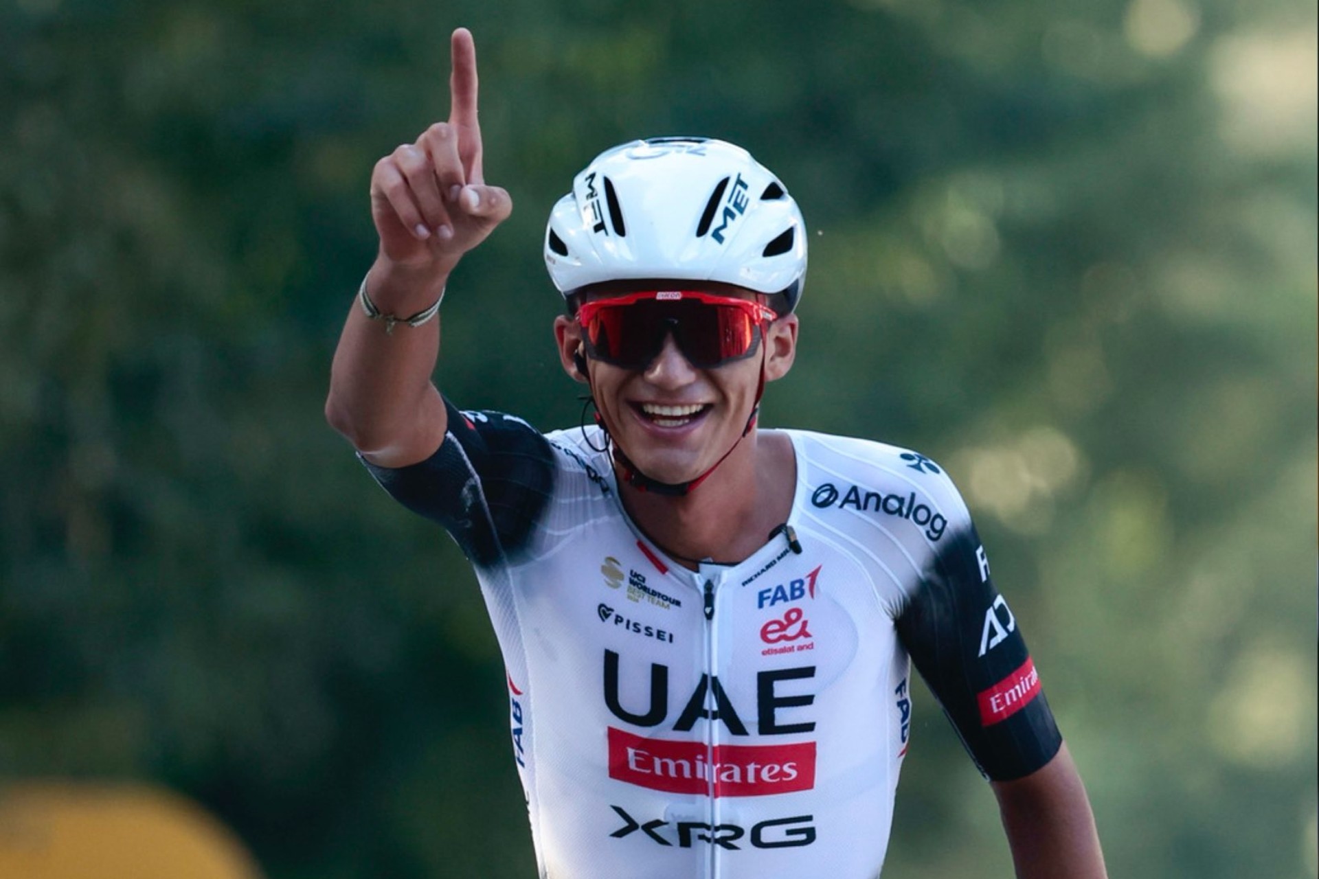 El rendimiento del ciclista mexicano Isaac Del Toro confirma su crecimiento dentro del pelotón internacional.