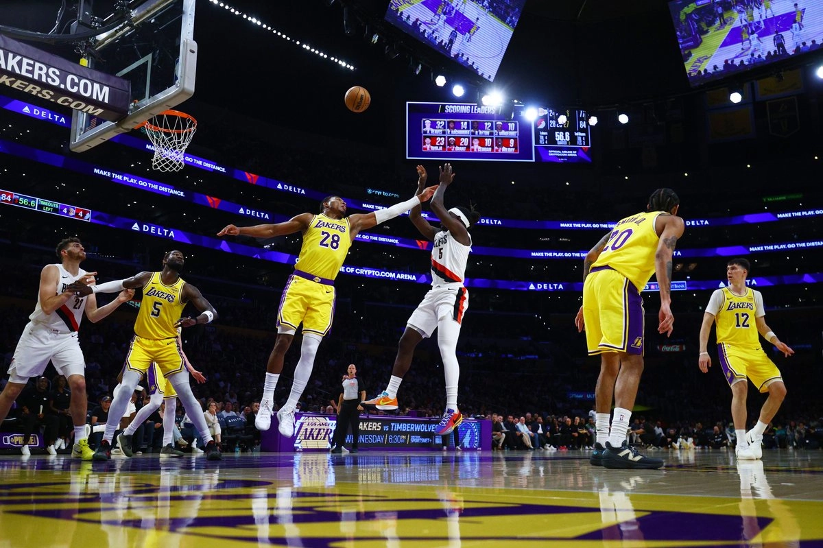 los Lakers se han convertido en sinónimo de espectáculo y éxito en la NBA, con estrellas como Magic Johnson, Shaquille O’Neal, Kobe Bryant y LeBron James