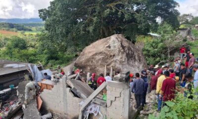 Protección Civil exhortó a los habitantes a no acercarse al área, debido a la inestabilidad del terreno que podría provocar nuevos desprendimientos y riesgos para los equipos de rescate.