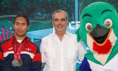 El diseño de la mascota combina colores vibrantes y una actitud alegre, características que representan el entusiasmo con el que el país acogerá la justa regional.