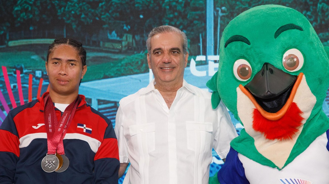 El diseño de la mascota combina colores vibrantes y una actitud alegre, características que representan el entusiasmo con el que el país acogerá la justa regional.