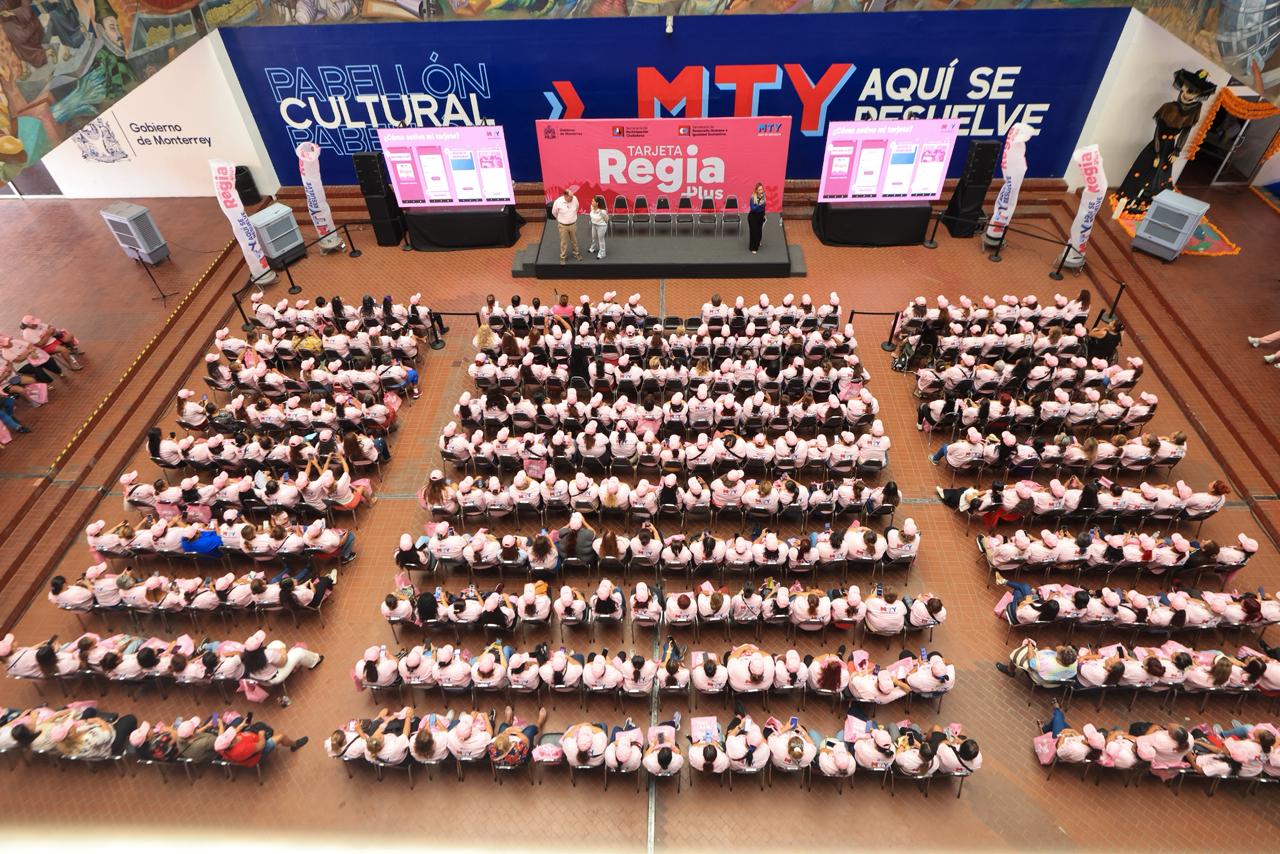 Durante la entrega de este apoyo, el secretario de Participación Ciudadana, Rafael Ramos lanzó un llamado a las beneficiarias para que no caigan en fraudes.