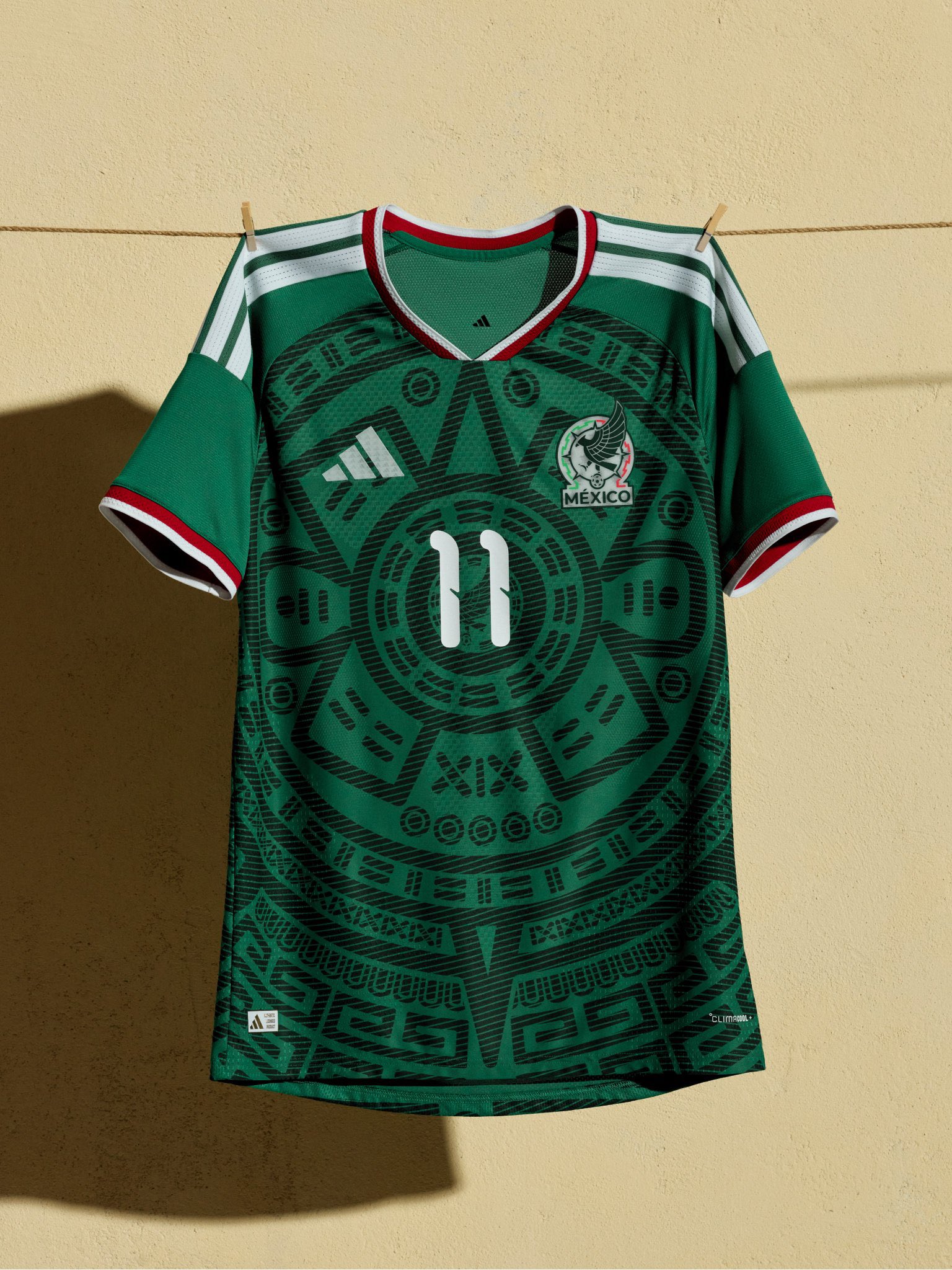 Adidas presentó las equipaciones oficiales de local para 22 federaciones clasificadas o en camino al Mundial, incluyendo Argentina, Alemania, Japón, España y Colombia, entre otras.