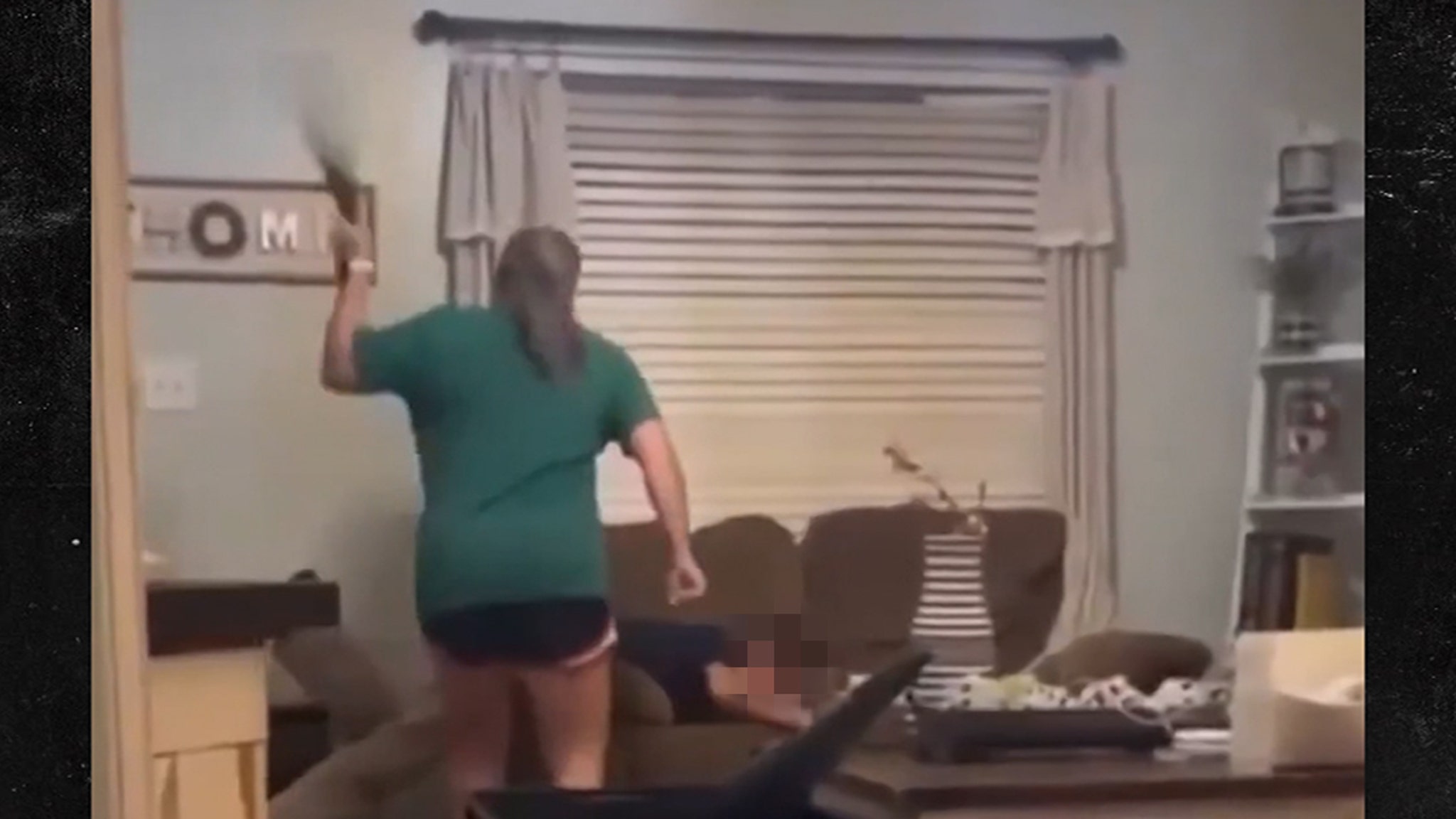 Jackson Staples, hijo mayor de la maestra, declaró que no le sorprendía la conducta de su madre, pues aseguró haber sufrido abusos similares durante su infancia