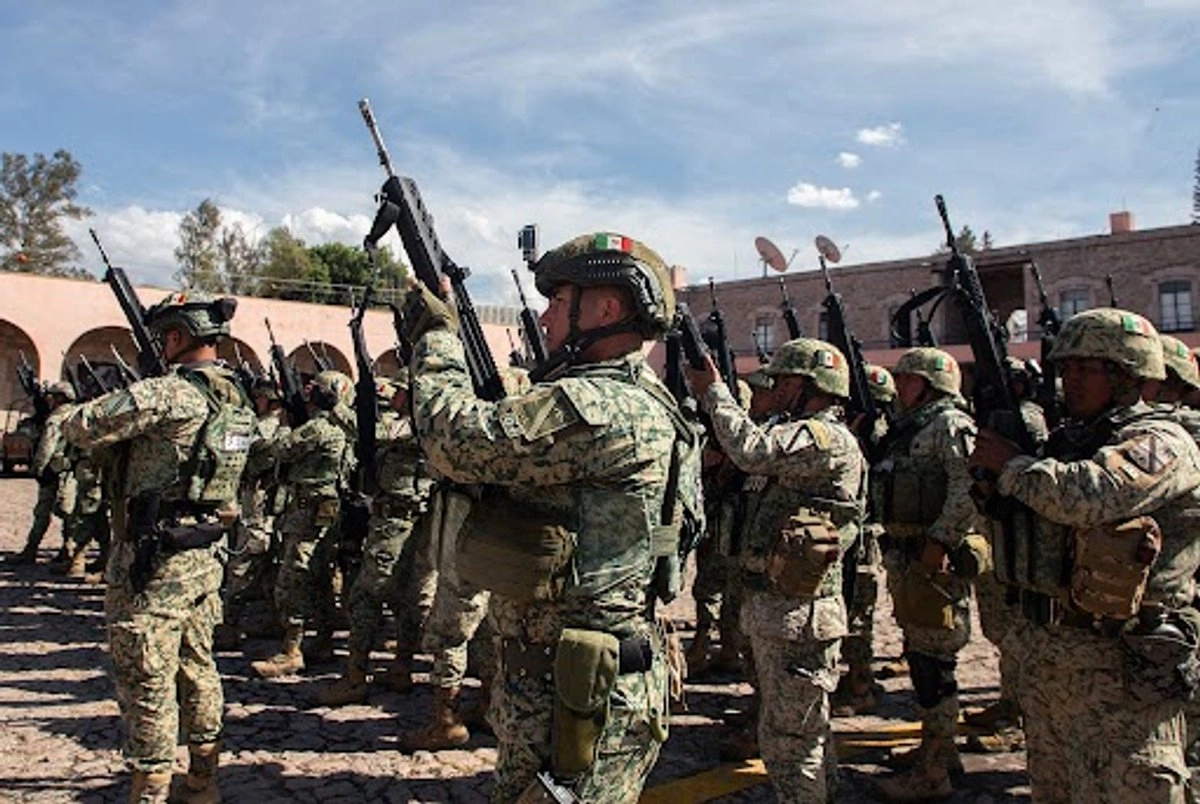 A la estrategia en Michoacán también se suma la Secretaría de Marina, que aporta un total de mil 781 elementos.