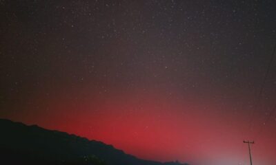 Los habitantes del municipio de García pudieron apreciar las Auroras boreales desde la carretera a Icamole.