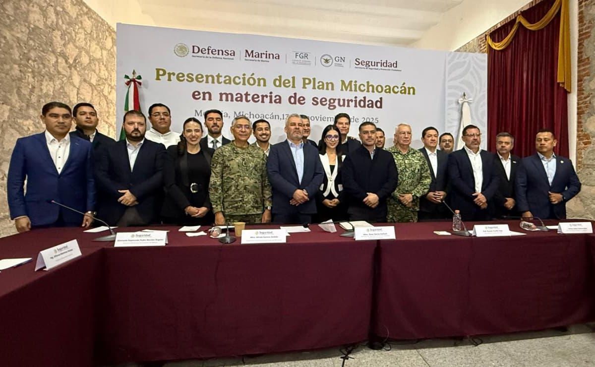 Durante el evento también se expuso un proyecto para aumentar las capacidades del puerto de Lázaro Cárdenas, en Michoacán.