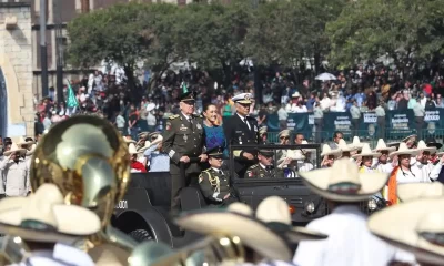 La presidenta Claudia Sheinbaum Pardo encabezó el desfile cívico-militar en el Zócalo capitalino de la CDMX.