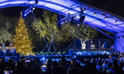 El abeto Concolor de más de seis metros de altura, proveniente de una granja en Míchigan, fue encendido por Melania tras un conteo regresivo dirigido por el mandatario.