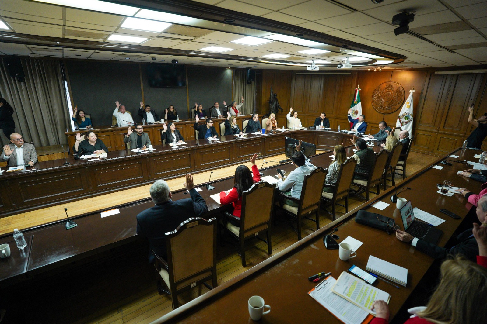 , el Ayuntamiento en pleno de Monterrey aprobó por unanimidad conceder el nombre de Mauricio Fernández Garza a la hasta ahora Calzada San Pedro.