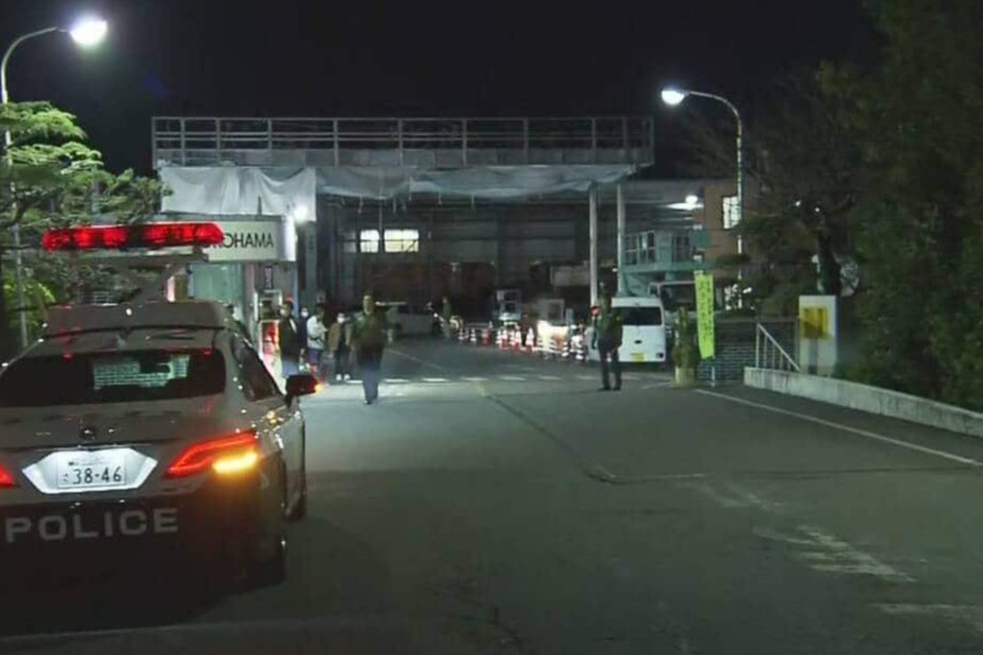 La NHK detalló que el sospechoso apuñaló al menos a ocho personas y roció un líquido, aún no identificado, sobre otras seis víctimas.