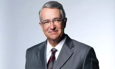 Este viaje ocurre semanas después de que Salinas Pliego se reuniera en El Salvador con el presidente Nayib Bukele, a quien elogió públicamente.