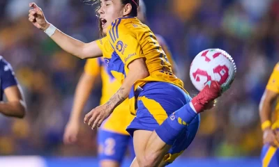 Jacqueline Ovalle se convirtió en la primera futbolista profesional mexicana en obtener este reconocimiento.