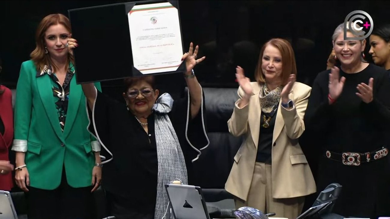 Su carrera ha estado marcada por una cercanía con la izquierda política y una participación activa en reformas clave para el país.