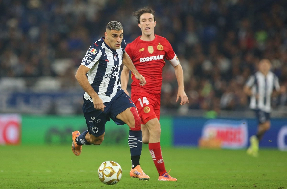 Rayados de Monterrey pegó primero en las semifinales del Apertura 2025 al vencer 1-0 a los Diablos Rojos del Toluca en el Gigante de Acero.