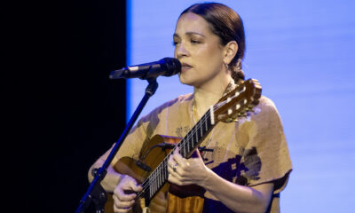 La selección también reconoce Vendrán suaves lluvias, de Silvana Estrada, en el puesto siete, destacando su capacidad para transformar pensamientos íntimos en canciones conmovedoras