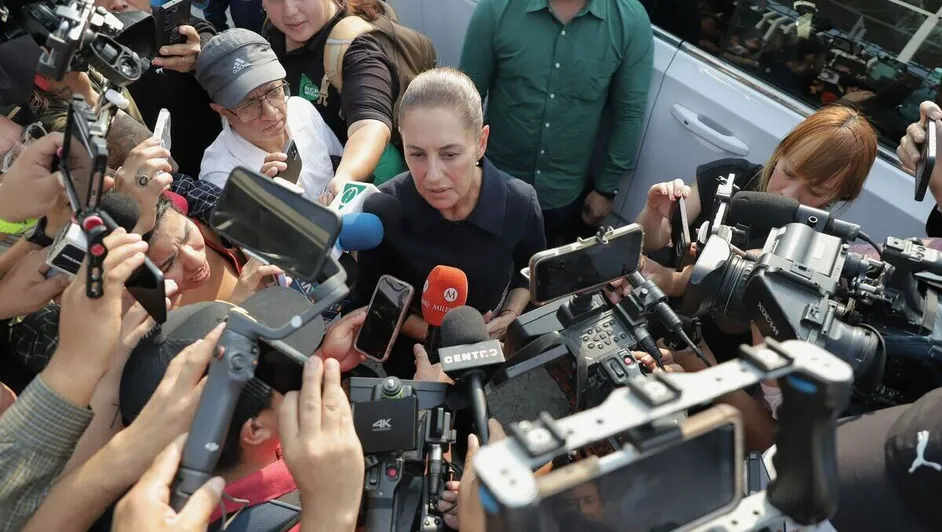 La presidenta también informó que realizó recorridos por hospitales del IMSS e IMSS-Bienestar en Tehuantepec y Salina Cruz para supervisar la atención a los lesionados.