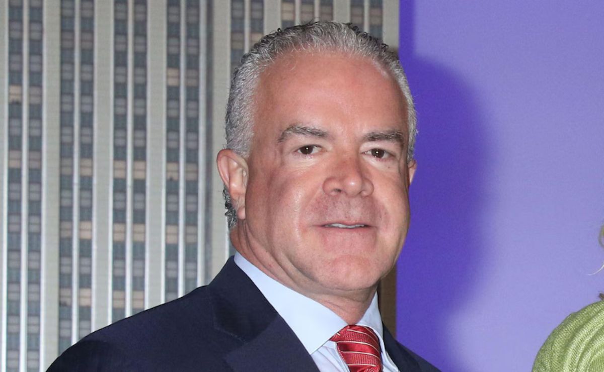 La FGR confirmó que existen 13 órdenes de aprehensión relacionadas con esta red criminal, una de ellas contra Rocha, quien habría solicitado un criterio de oportunidad que le permitió evitar su detención y fungir como testigo colaborador.