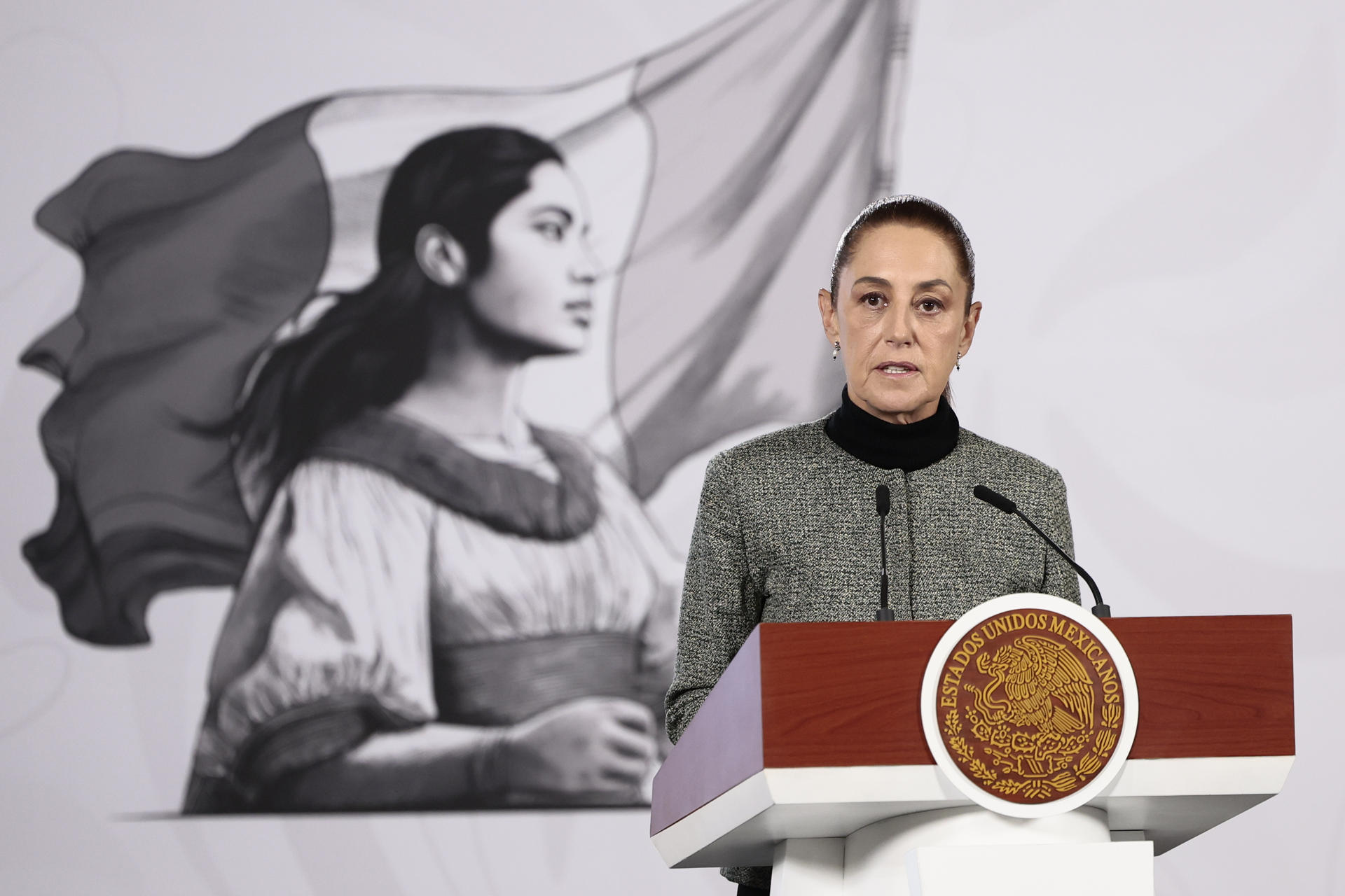 Sheinbaum subrayó que se realizará una revisión exhaustiva de la infraestructura del Tren Interoceánico antes de reanudar su funcionamiento, en coordinación con la Secretaría de Marina.