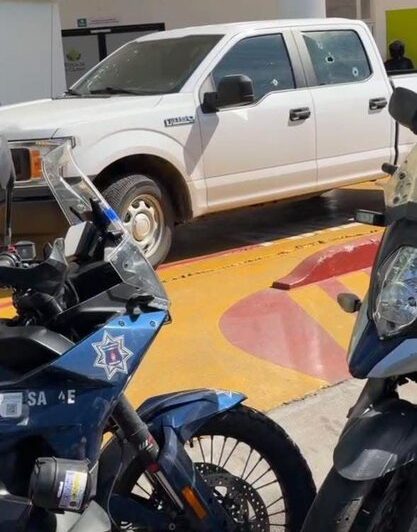 El mandatario estatal detalló que Sergio Torres se encuentra grave y fue ingresado a quirófano, mientras que Elizabeth Montoya está fuera de peligro.