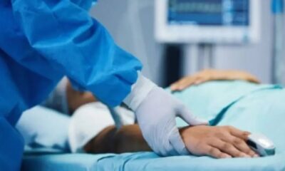 De acuerdo con las investigaciones, la acusada habría retirado de manera intencional el oxímetro de pulso a tres pacientes durante al menos dos turnos nocturnos