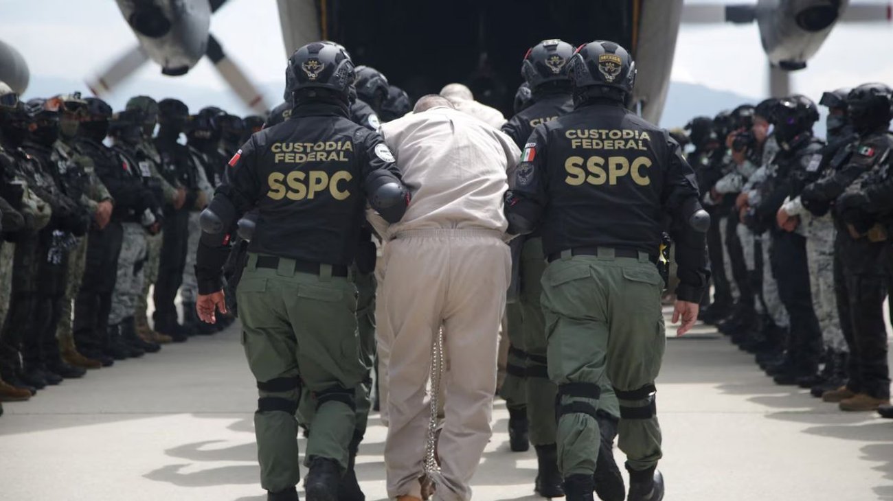 Los reos, que se encontraban en distintos centros penitenciarios del país, pertenecen a grupos como el Cártel del Noreste, los Beltrán Leyva y el Cártel Jalisco Nueva Generación, considerados como organizaciones terroristas por Washington.