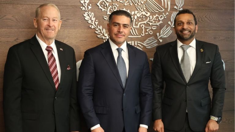 Finalmente, el titular de la SSPC reveló que Kash Patel regresó a Estados Unidos acompañado de dos objetivos prioritarios recientemente detenidos en México