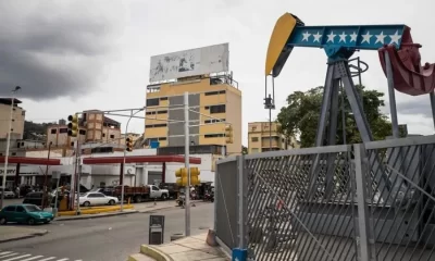 La Casa Blanca también ha señalado que el acuerdo incluiría crudo sancionado y almacenado en buques, con la intención de que su venta beneficie tanto a Venezuela como a Estados Unidos.