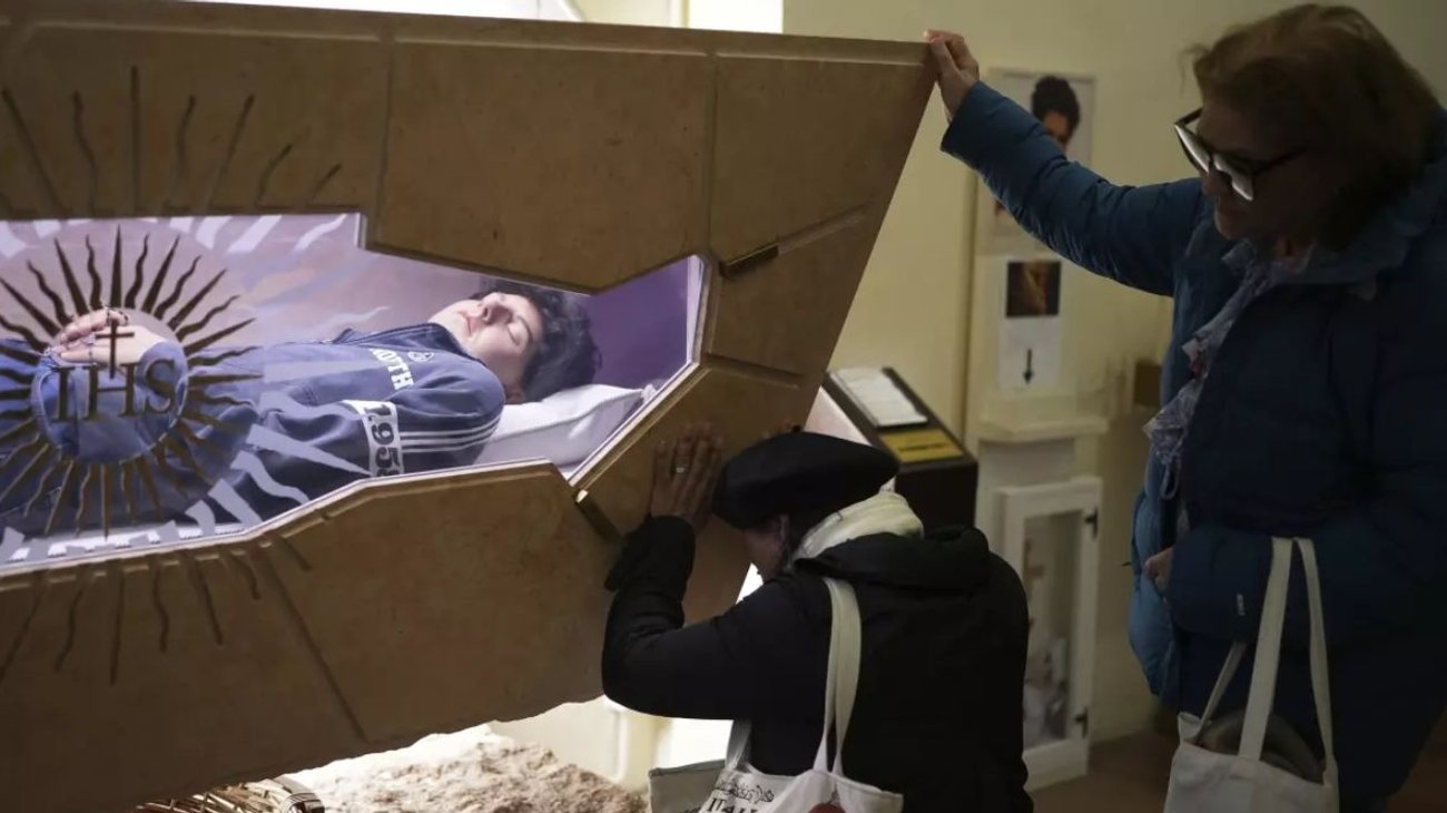 San Carlo Acutis nació en 1991 y destacó por su talento en la informática, el cual utilizó para difundir la fe a través de una plataforma digital