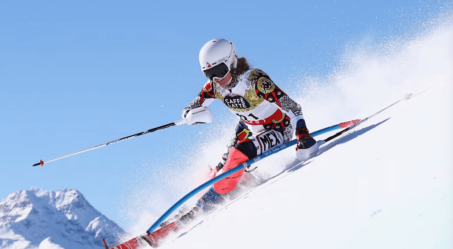 En esta edición, los Juegos Olímpicos de Invierno contemplan disciplinas como biatlón, bobsleigh, curling, hockey sobre hielo, luge, patinaje artístico, de velocidad y pista corta, así como esquí alpino, de fondo, acrobático, saltos, combinada nórdica y snowboard.