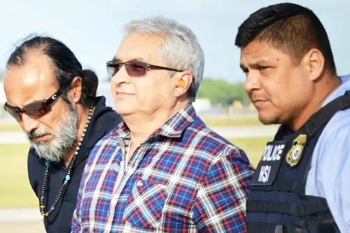 Esta falta de análisis afectó el derecho de defensa adecuada del exmandatario, por lo que el tribunal ordenó reponer el procedimiento y celebrar una nueva audiencia en la que se evalúen todas las pruebas.