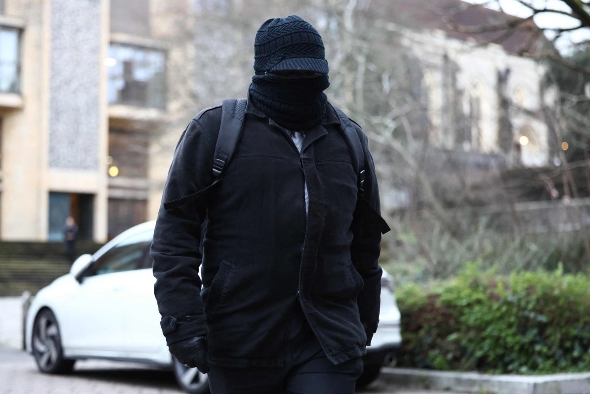 El acusado también aceptó haber administrado sustancias a su exesposa para “aturdirla o dominarla” con el fin de mantener relaciones sexuales sin consentimiento, además de actos de voyerismo.