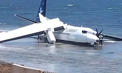 El piloto intentó regresar a la terminal aérea, pero durante la maniobra de aterrizaje el avión se salió de la pista y terminó en una zona costera cercana al océano Índico.