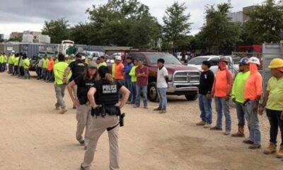 La dependencia sostuvo que el operativo buscó “sacar a criminales de los vecindarios”, aunque no precisó en qué ciudades se realizaron los arrestos.