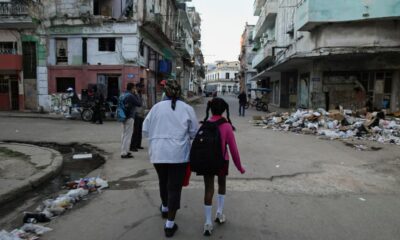 El impacto va más allá del sector turístico, que es una de las principales fuentes de divisas del país. Miles de cubanos que dependen del turismo ya resienten la caída de visitantes