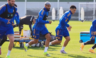 En las imágenes difundidas por el club se aprecia a Aguirre participando activamente en los ejercicios, mostrando disposición para adaptarse rápidamente al estilo de juego del equipo.