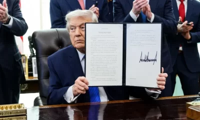 Trump enmarcó su postura dentro de la Doctrina Monroe, la política estadounidense del siglo XIX que buscaba limitar la influencia europea en el continente americano bajo el lema “América para los americanos”.