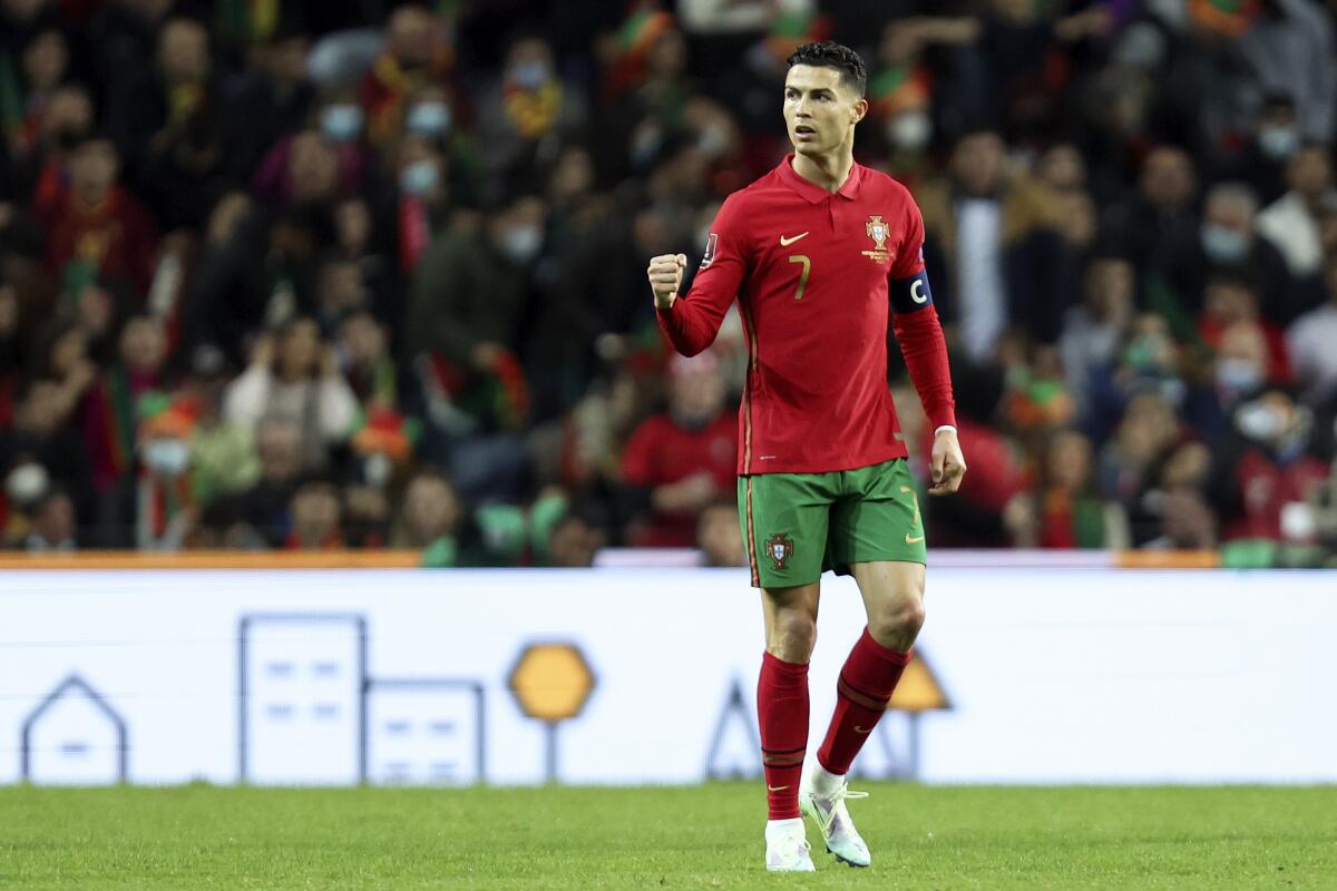 El técnico portugués Roberto Martínez contempla convocar a Cristiano Ronaldo para este compromiso, junto a figuras como Vitinha, Bruno Fernandes, Bernardo Silva, Rúben Neves, Rafael Leão, Rúben Dias y João Félix.