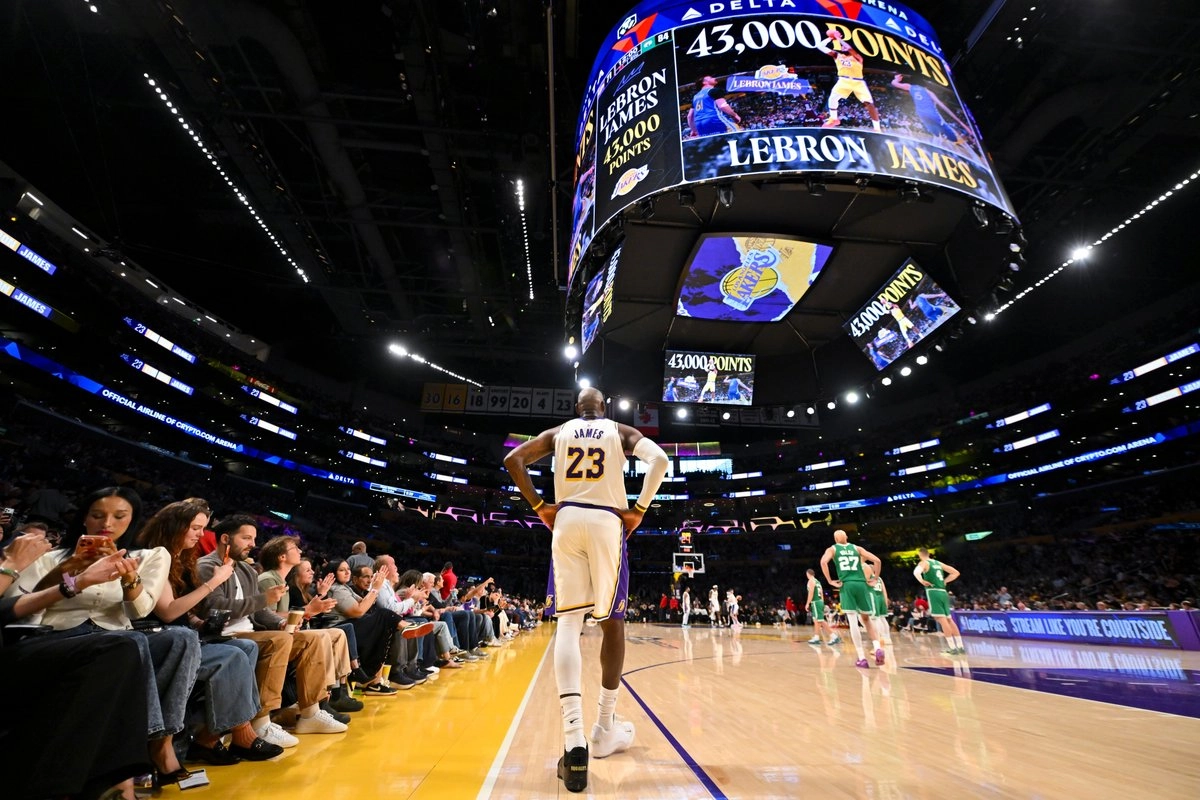 LeBron James llegó a la histórica cifra de mil 600 partidos disputados en la NBA